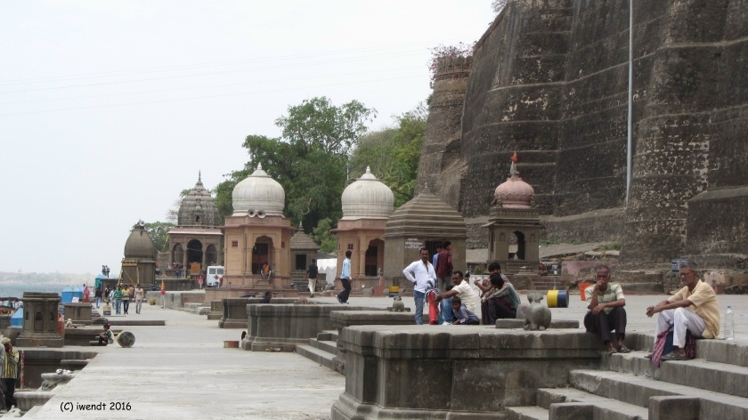 Maheshwar, Tempelstadt am Flußufer des Narmada